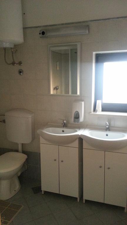 Hostel Ceska Beseda Риека Экстерьер фото